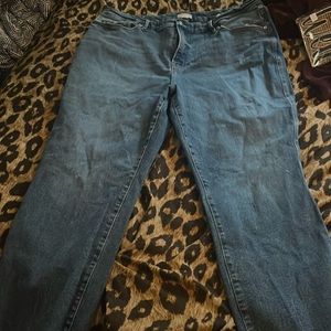 Good American Size 20 Straight leg Jeans with frayed bottoms
